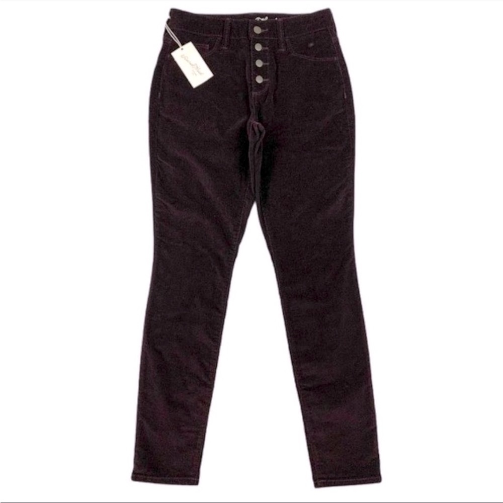 Universal Thread High Rise
Skinny Corduroy Pant
Size: 2